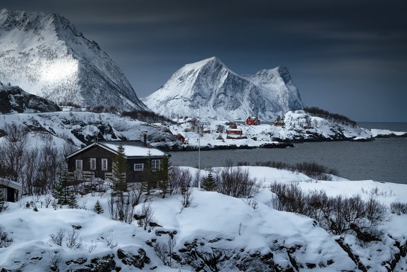 Острова фьорды зима Норвегия