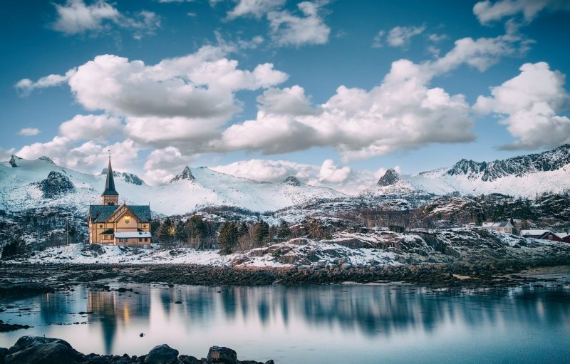 Церковь на горе Норвегия