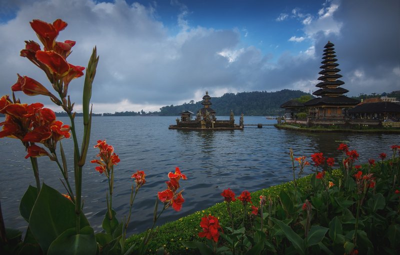 Озеро братан Индонезия