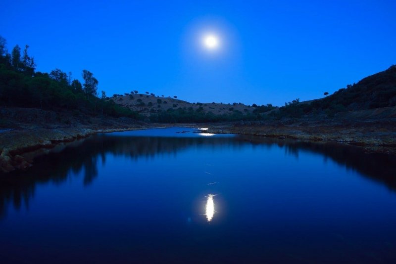 Ночь озеро Луна
