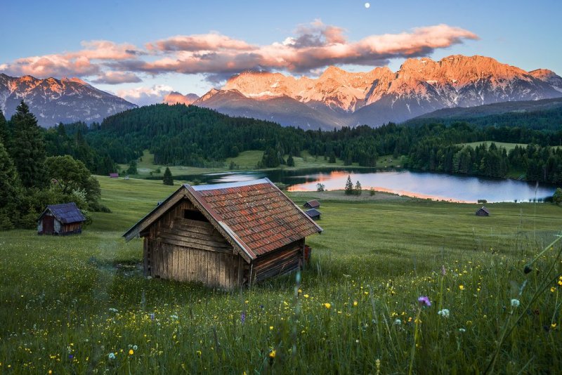 Дом в Швейцарии Альпы озеро