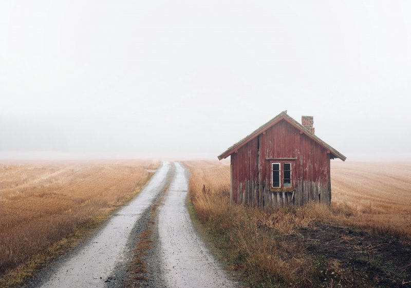 Одинокий дом в поле