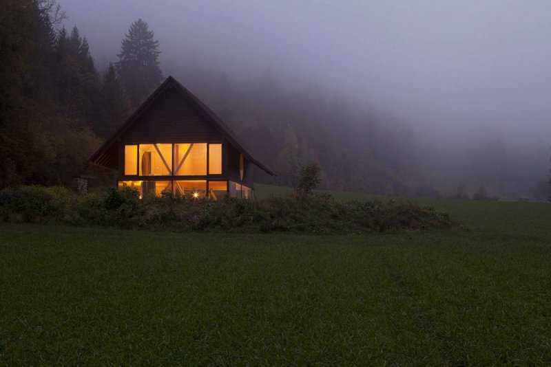 Анатолий Генатулин одинокий дом в тумане