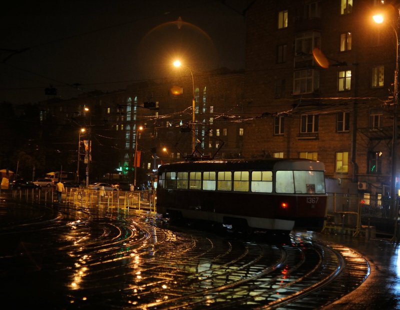 Трамвай ночью