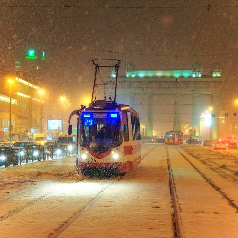 Трамвай Москва вечером