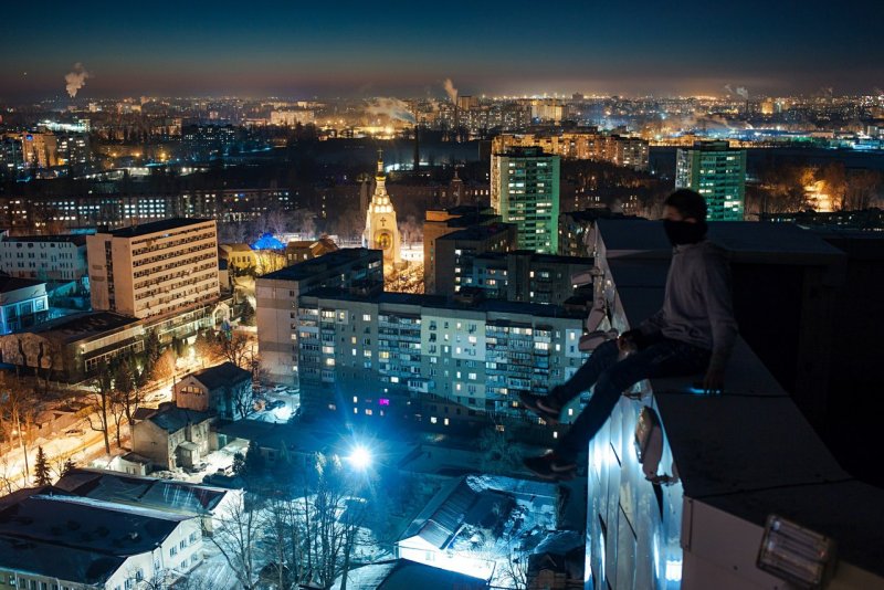 Вид со смотровой площадки Высоцкий Екатеринбург ночью