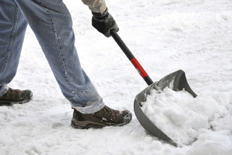 Лопата снеговая пластик Мороз 410х460