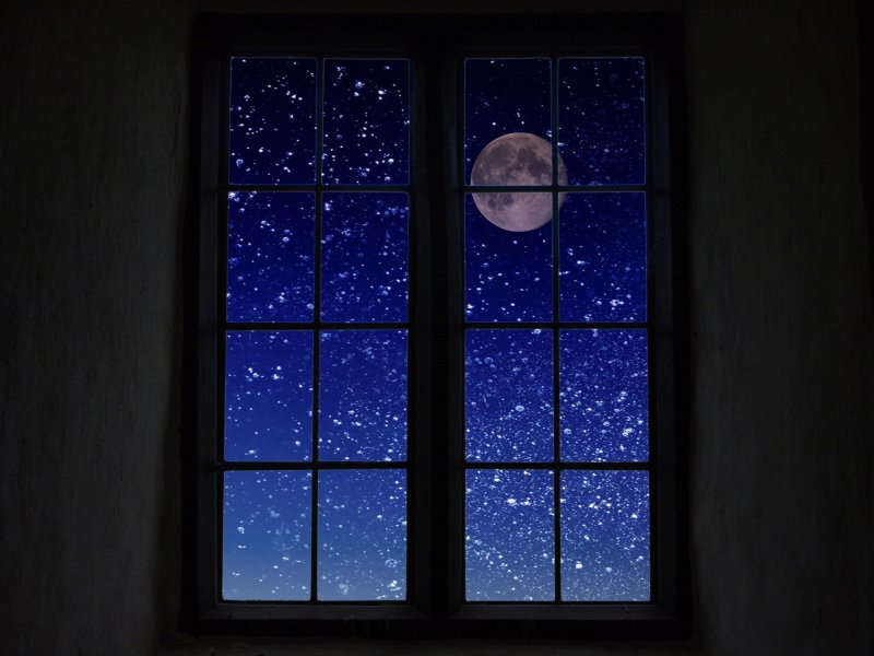 Ночное небо в окне