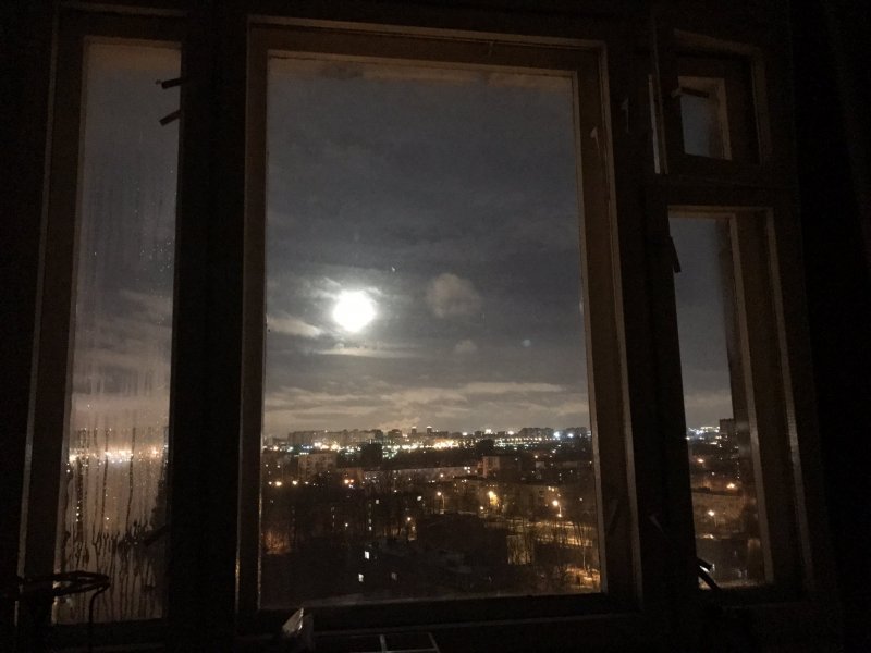 Ночь за окном