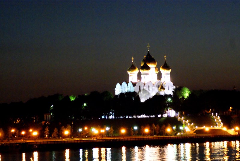 Город Ярославль ночью фото крупным летом