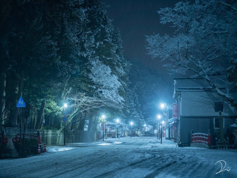 Зимняя улица ночью