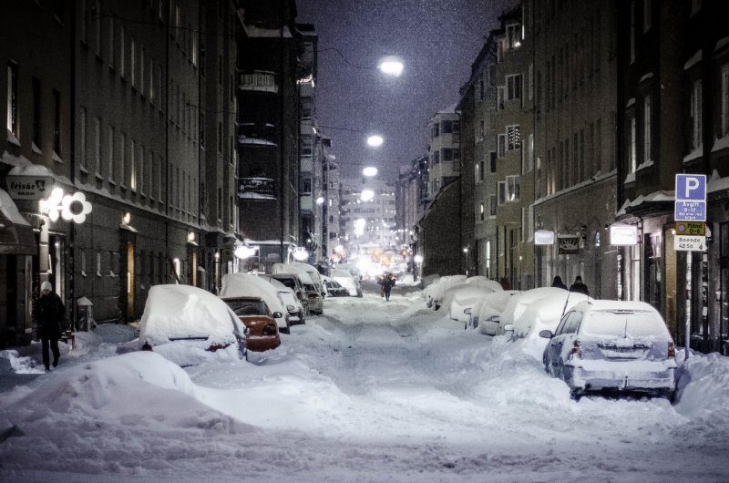 Зимний вечер на улицах города