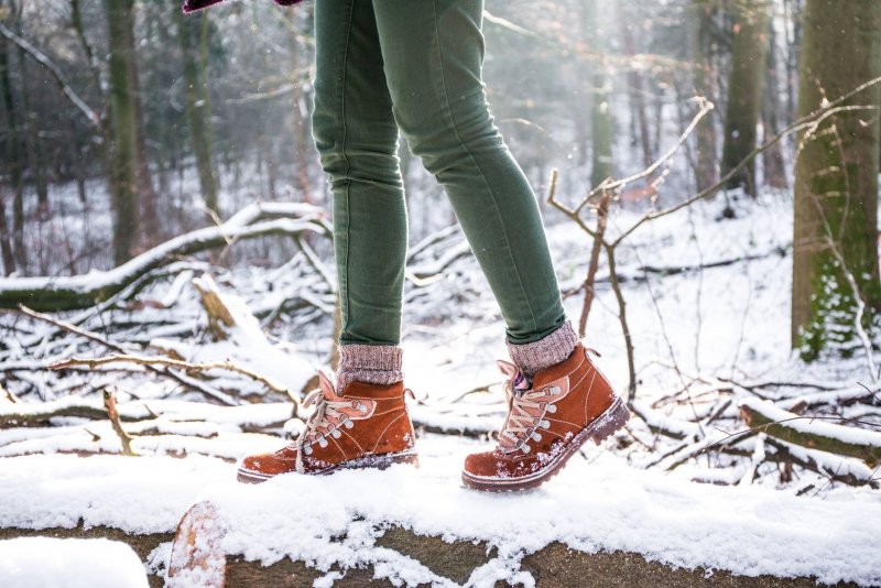 Ботинки в снегу