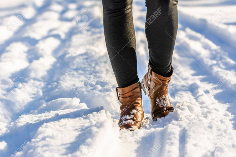 Ноги в снегу по колено