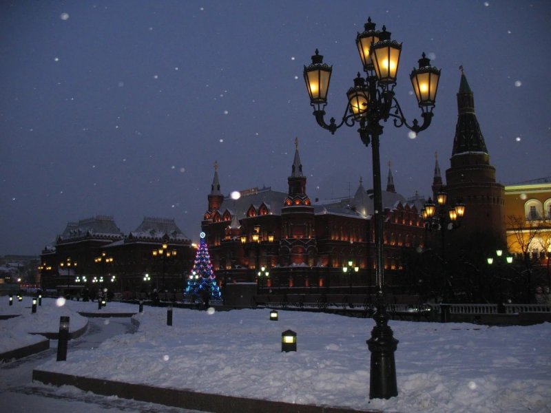 Москва зимой Манежная