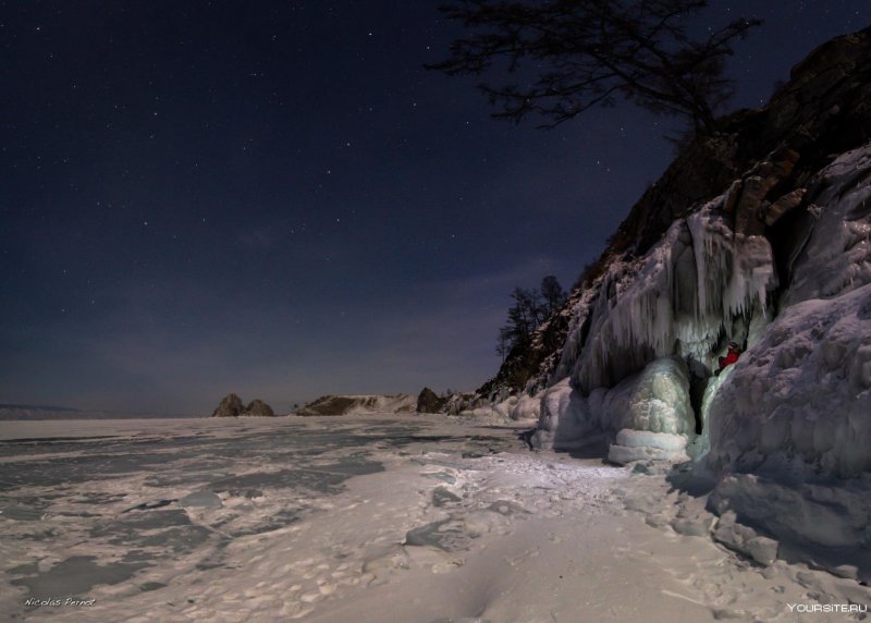 Озеро Байкал ночью