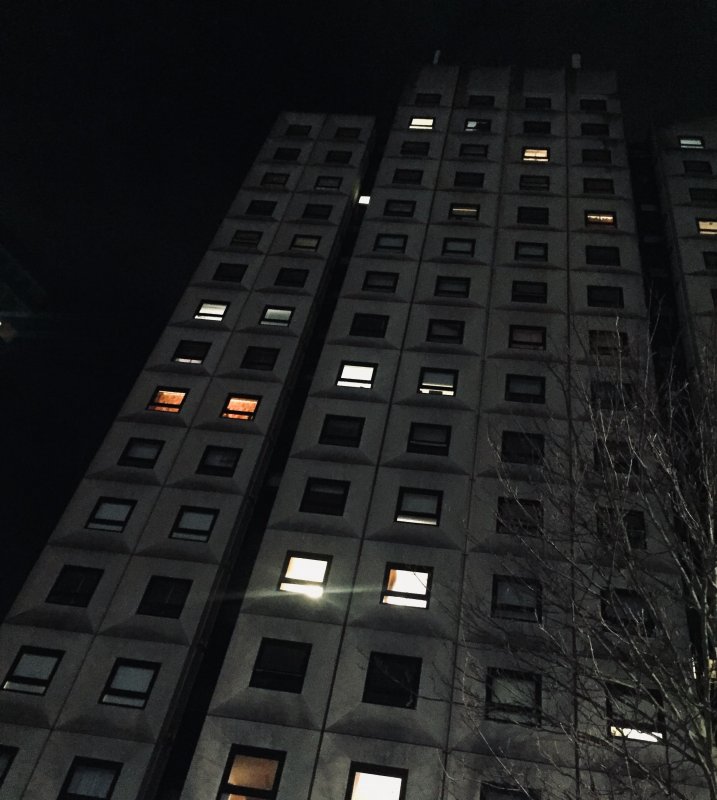 Многоэтажки ночью