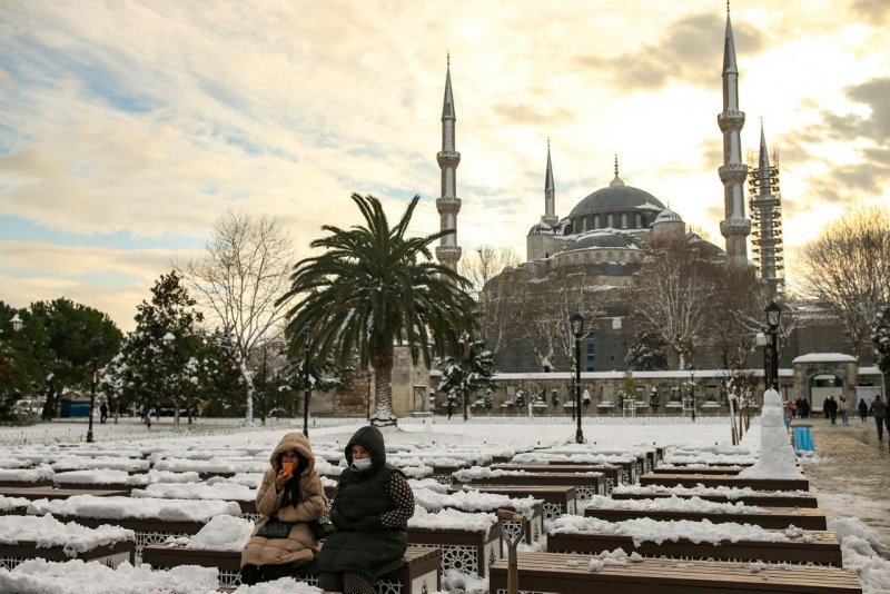 Истанбул Турция снег