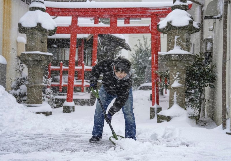 Любование снегом в Японии