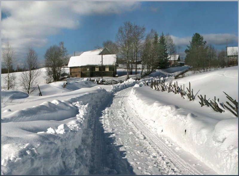 Зимняя деревенская дорога