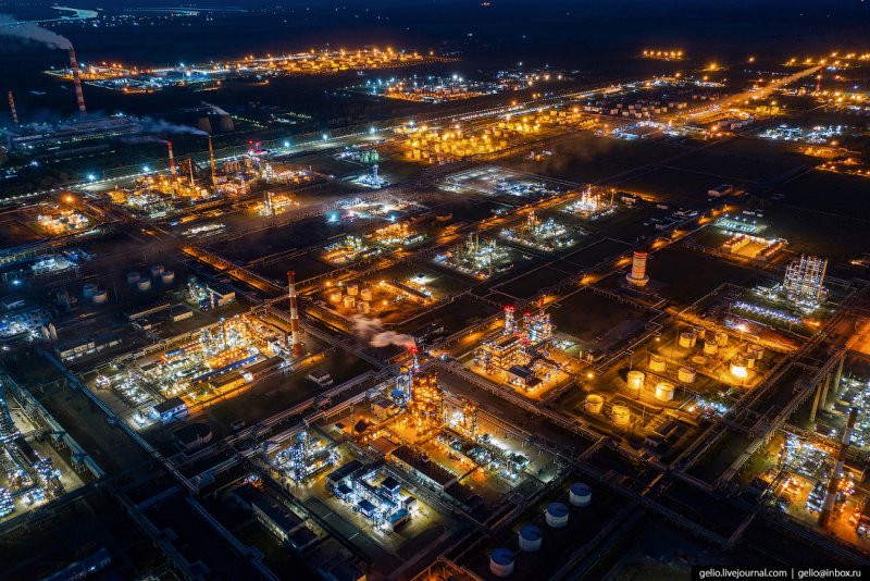 Омский нефтеперерабатывающий завод вид сверху
