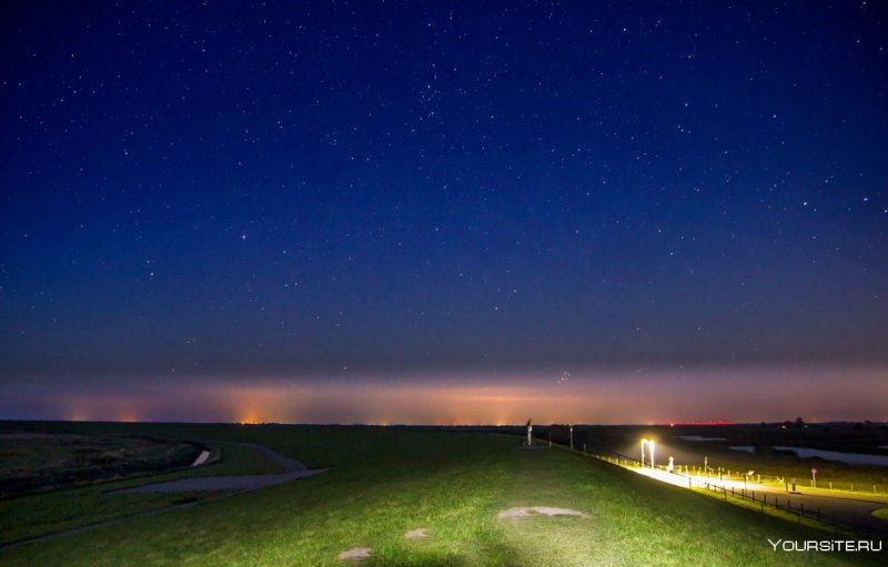 Ночное поле со звездами