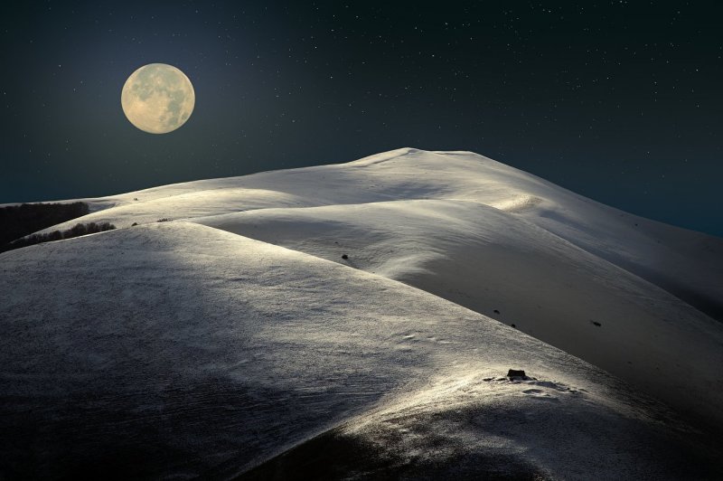 Лунный пейзаж на Луне