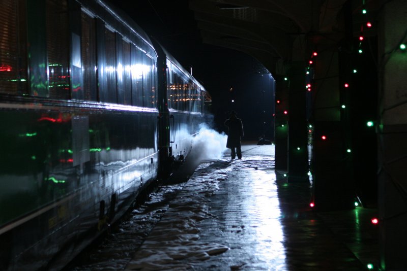 Поезд ночь дождь