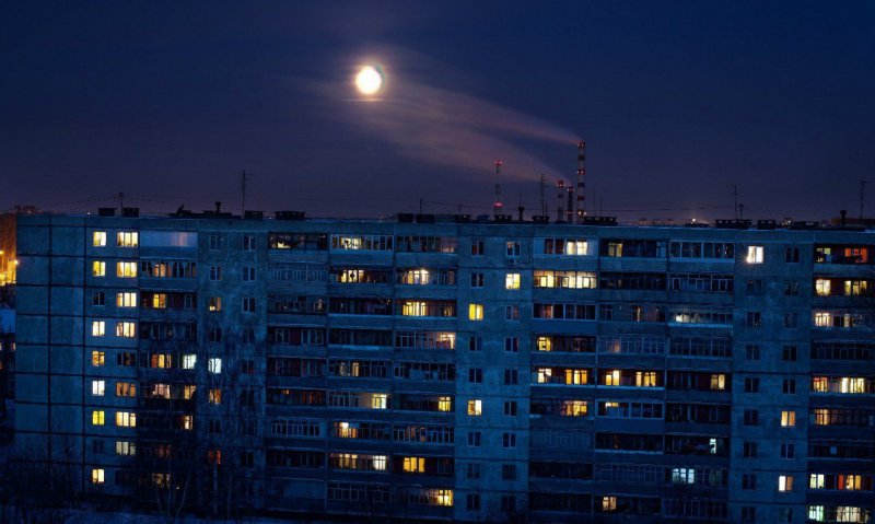 Пятиэтажки ночью