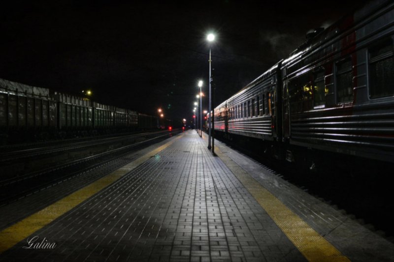 Поезд фары ночь