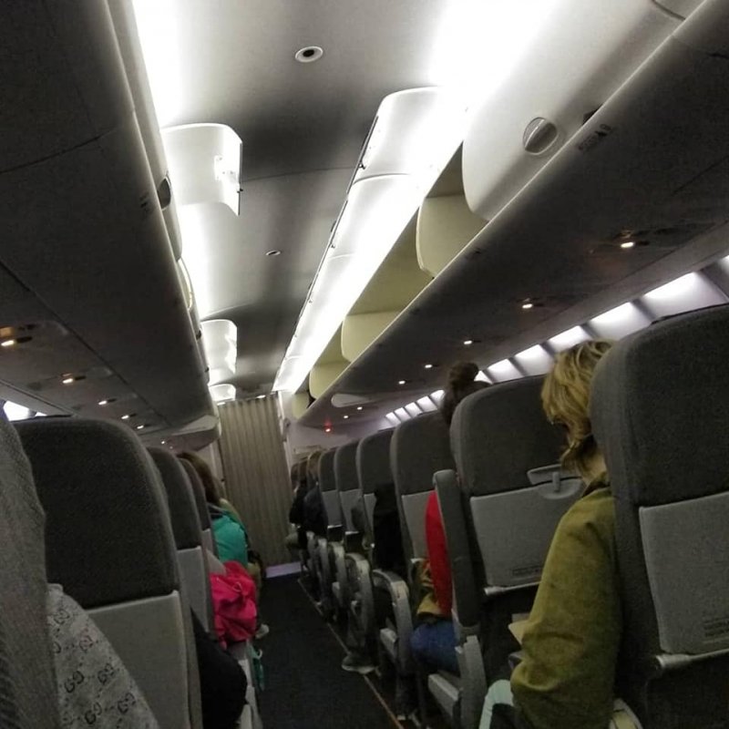 Ночной свет в салоне самолета