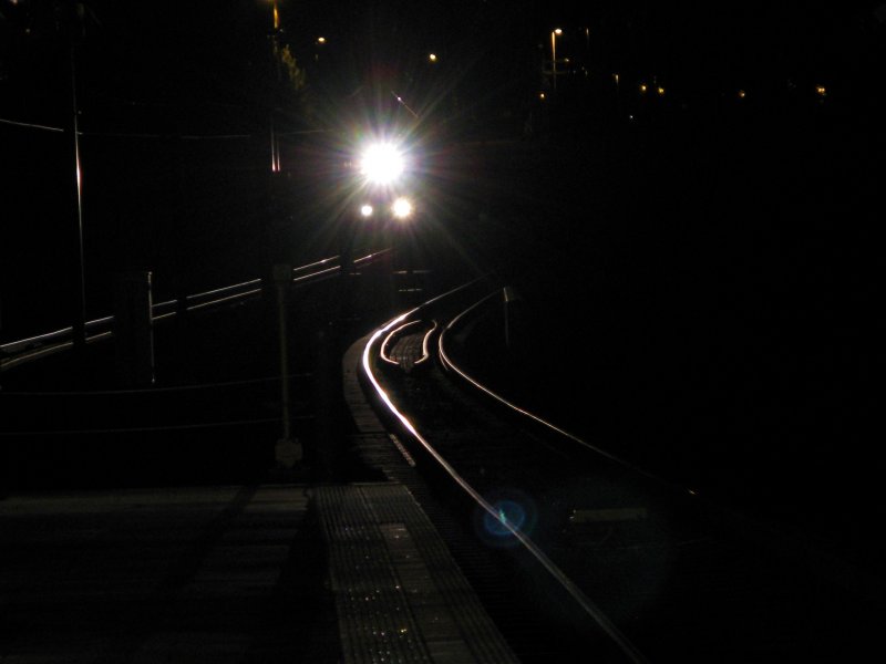 Поезд ночью