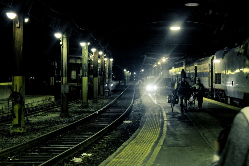 Ночные вокзалы и поезда