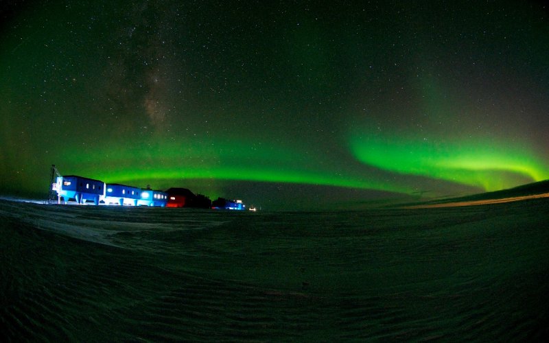 Южное полярное сияние в Антарктиде
