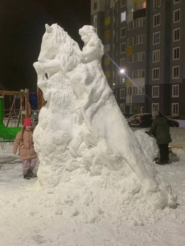 Вид Ростова на Дону со снегом на набережной