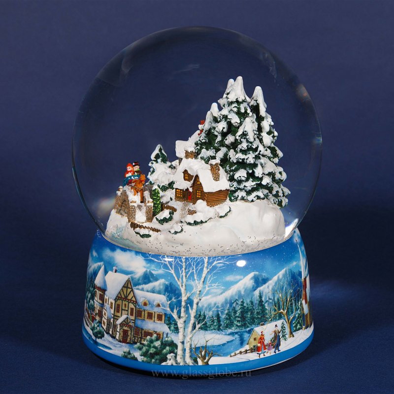 Стеклянный шар со снегом