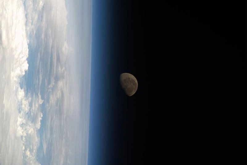 Луна Спутник земли