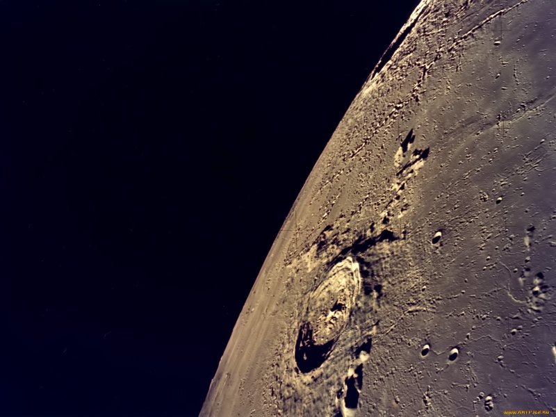 Луна из космоса