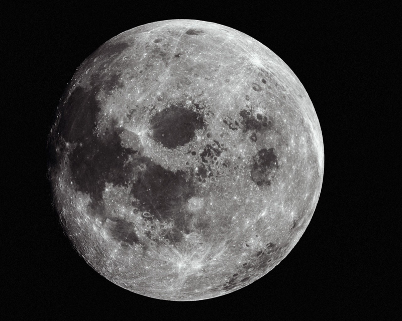 Как выглядит Луна окружающий мир