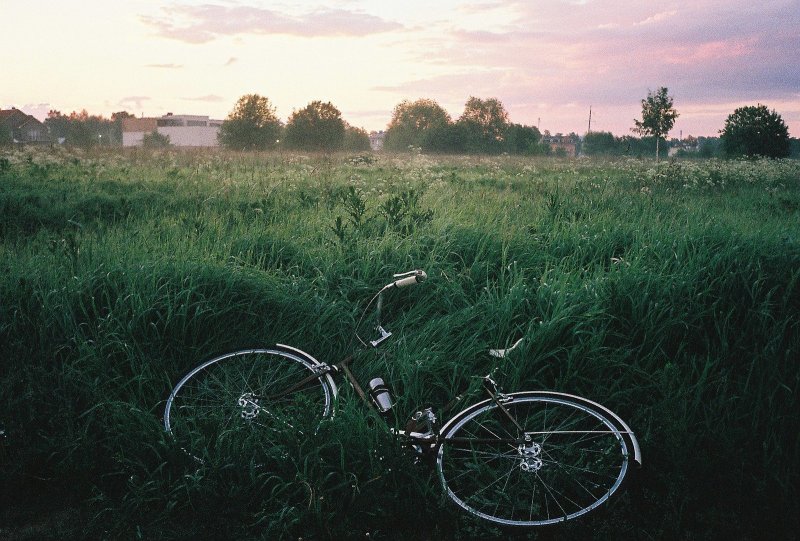 Велосипед на земле
