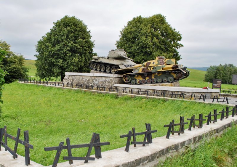 Памятник танковый Таран Словакия