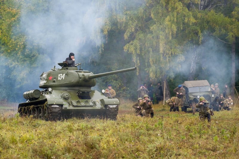 Танк т-34 на поле боя