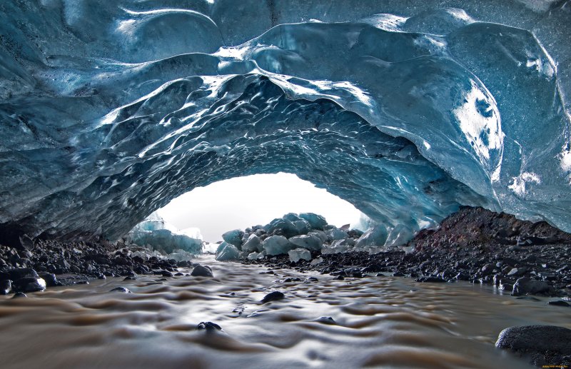 Пещеры ледника ватнайёкюдль