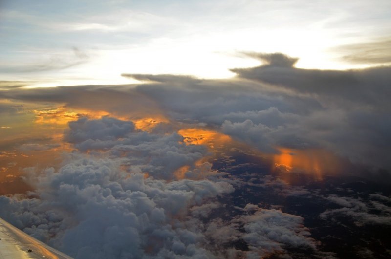 Небо из кабины самолета