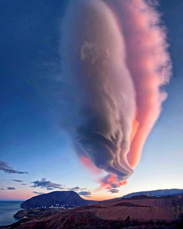 Линзовые облака в Якутии
