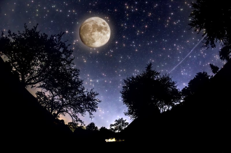 Звездное небо с луной