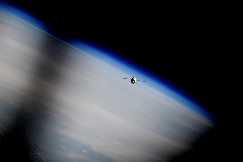 Как выглядит МКС С земли невооруженным глазом ночью