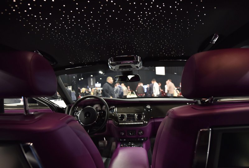Rolls Royce Phantom звездное небо