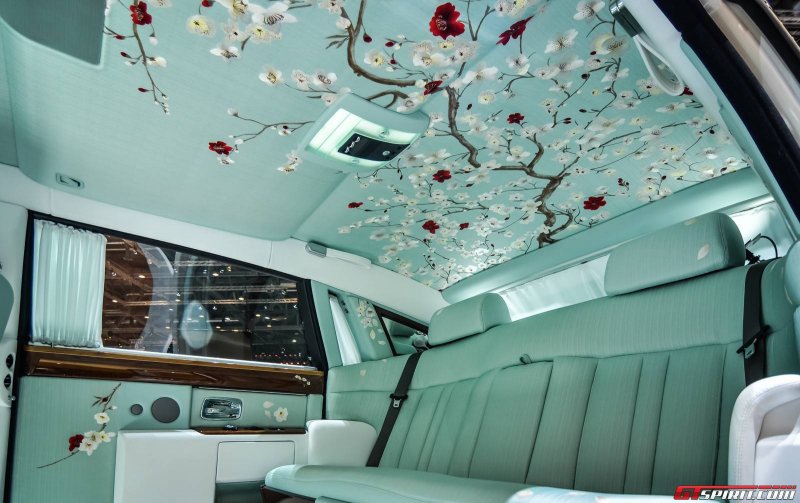 Rolls Royce Ghost звездное небо