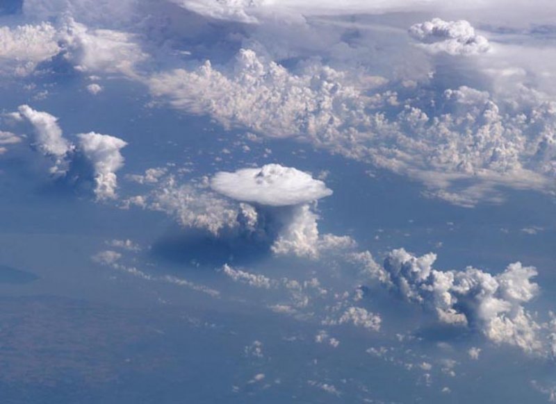 Облака из космоса онлайн